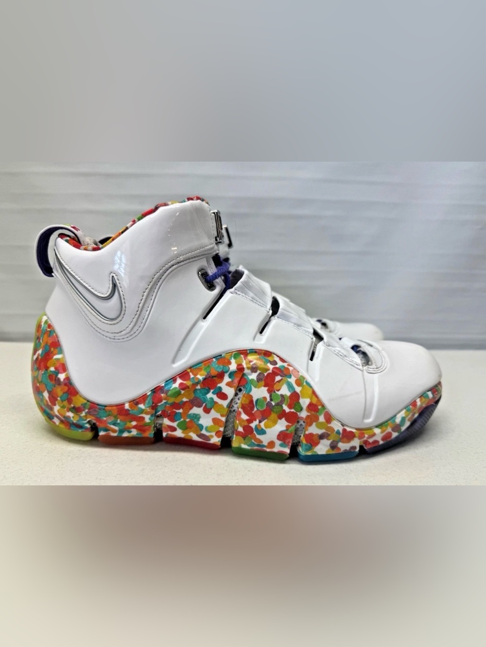 Nike Zoom LeBron 4 Fruity Pebbles in size 11.5 excellent condition authentic